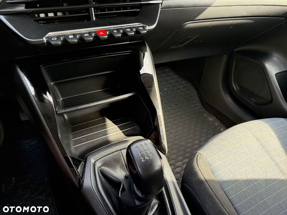 Peugeot 208 1.2 PureTech Like S&S - 18