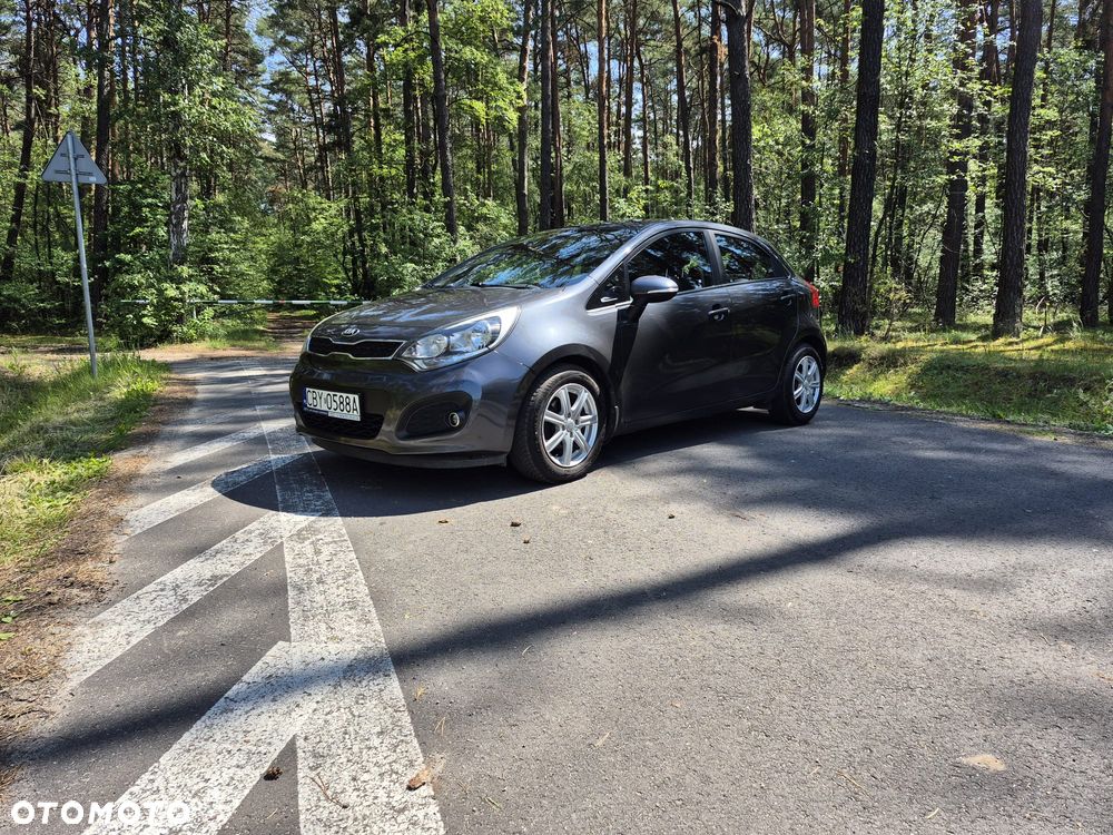 Kia Rio 1.2 L - 1