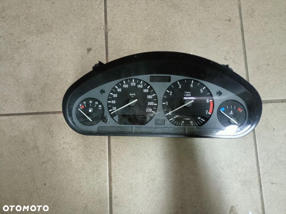 Licznik zegary BMW E36 benzyna 8361208