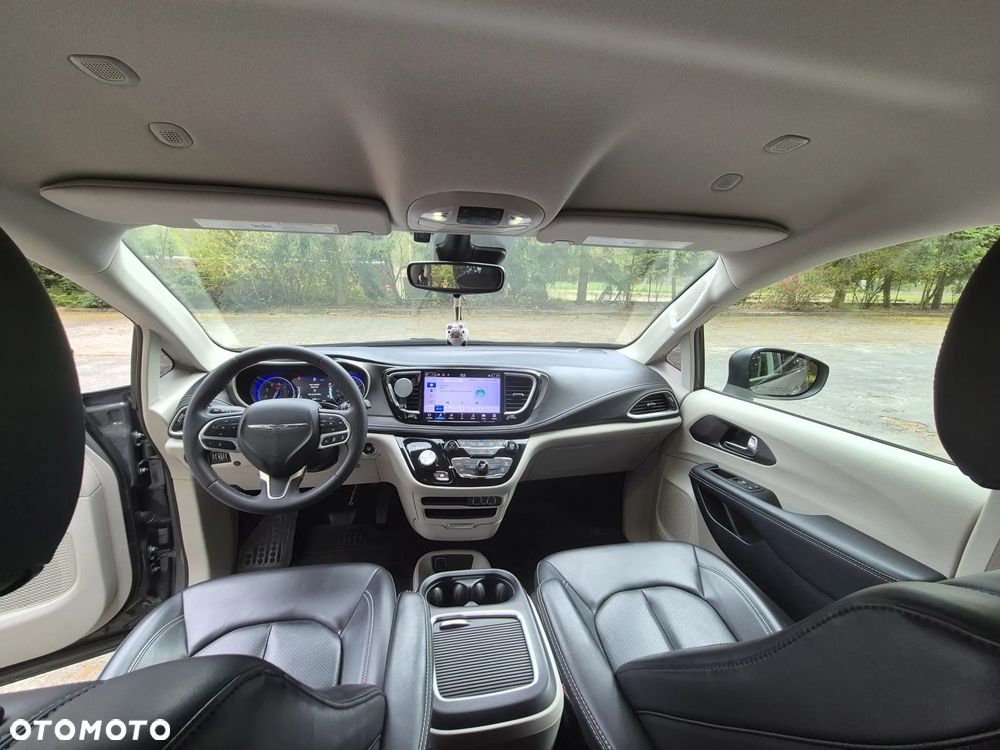 Chrysler Pacifica - 13