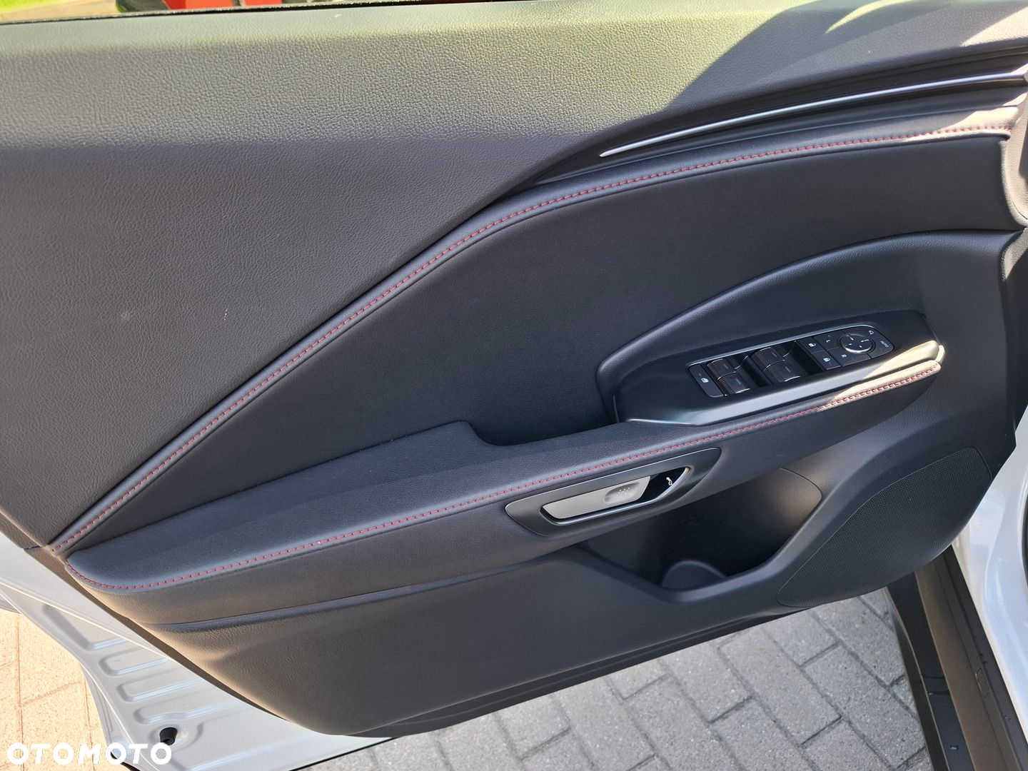 Lexus LBX 1.5 Hybrid Emotion - 12