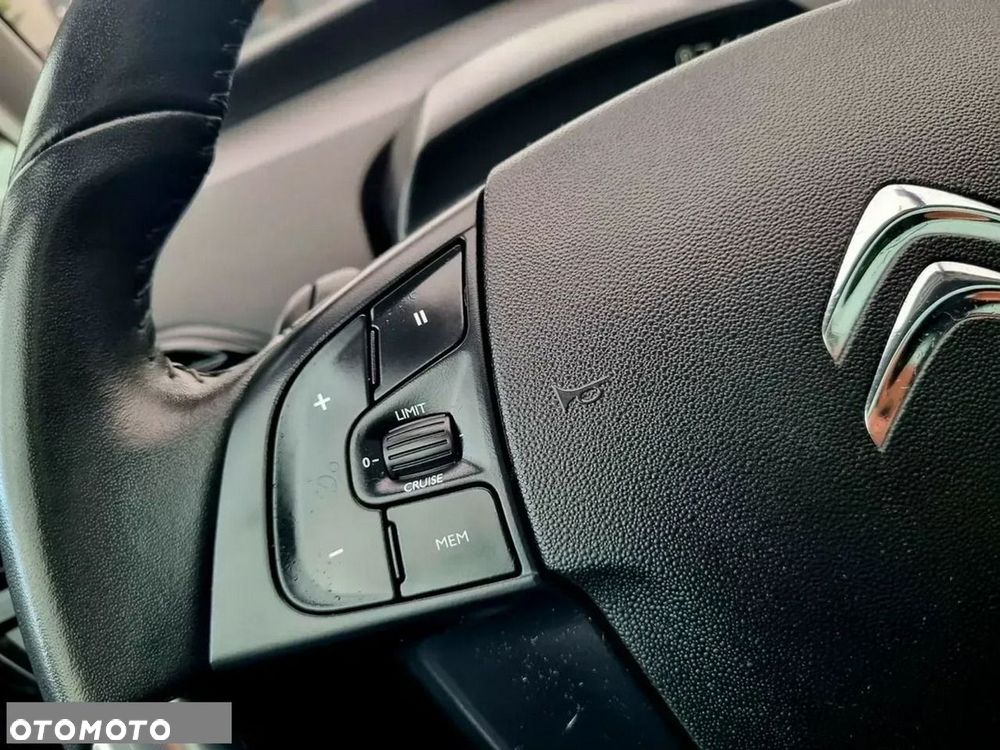Citroën C4 SpaceTourer 1.5 BlueHDi Rip Curl S&S EAT8 - 18