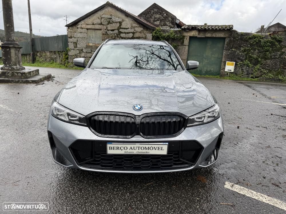 BMW 330 e Pack 50 anos M Auto - 4
