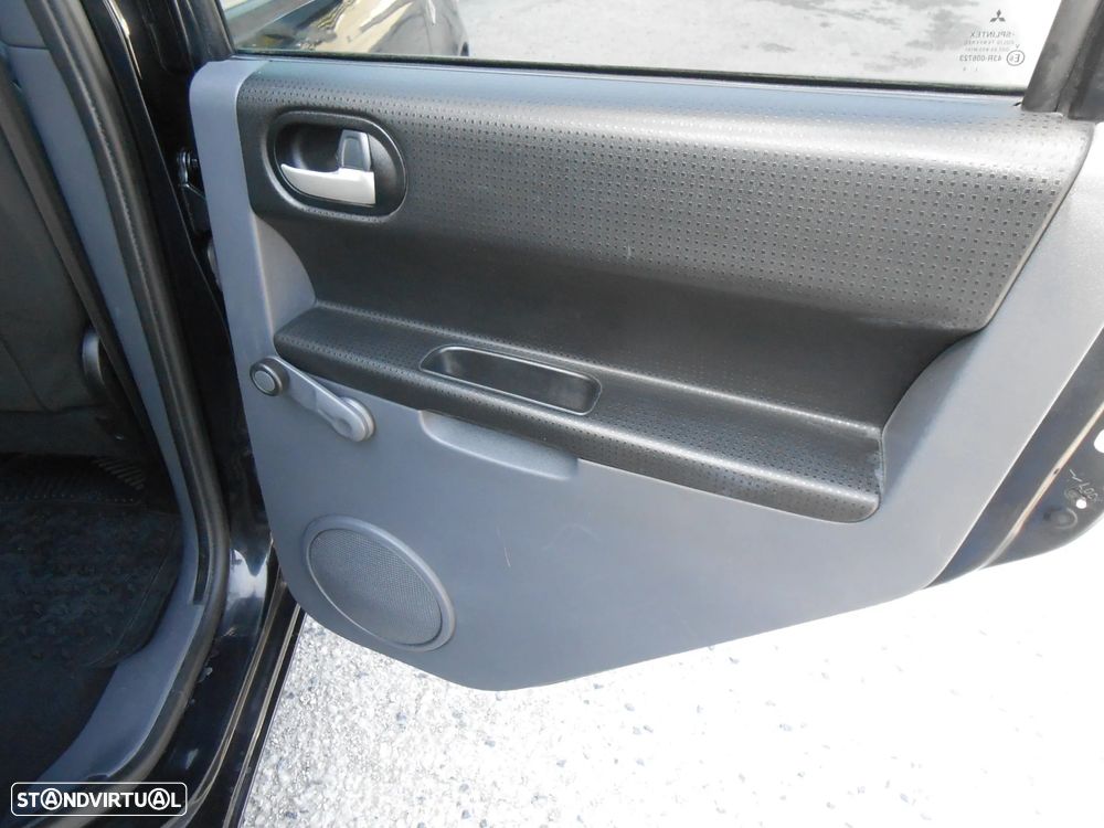 Mitsubishi Colt - 22