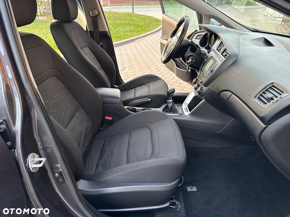 Kia Ceed 1.6 GDI Vision - 23