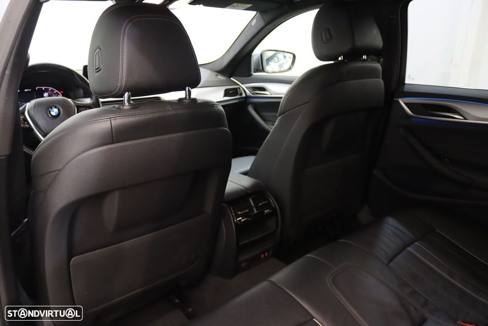 BMW 530 e Line Luxury - 8