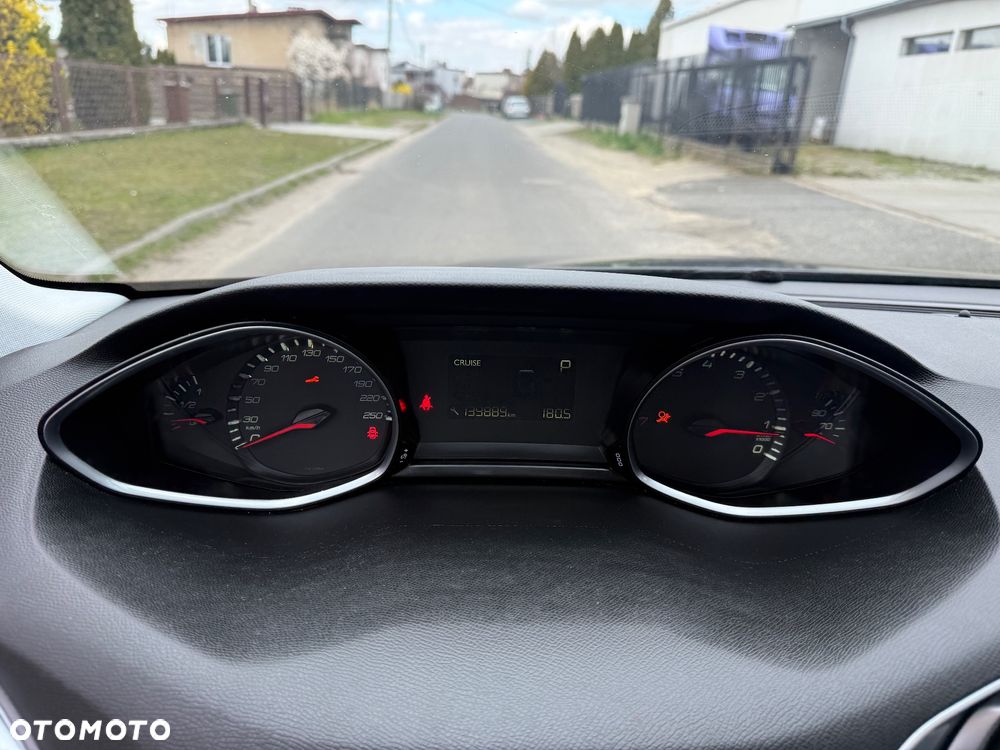 Peugeot 308 1.2 PureTech GPF Active Pack S&S EAT8 - 9