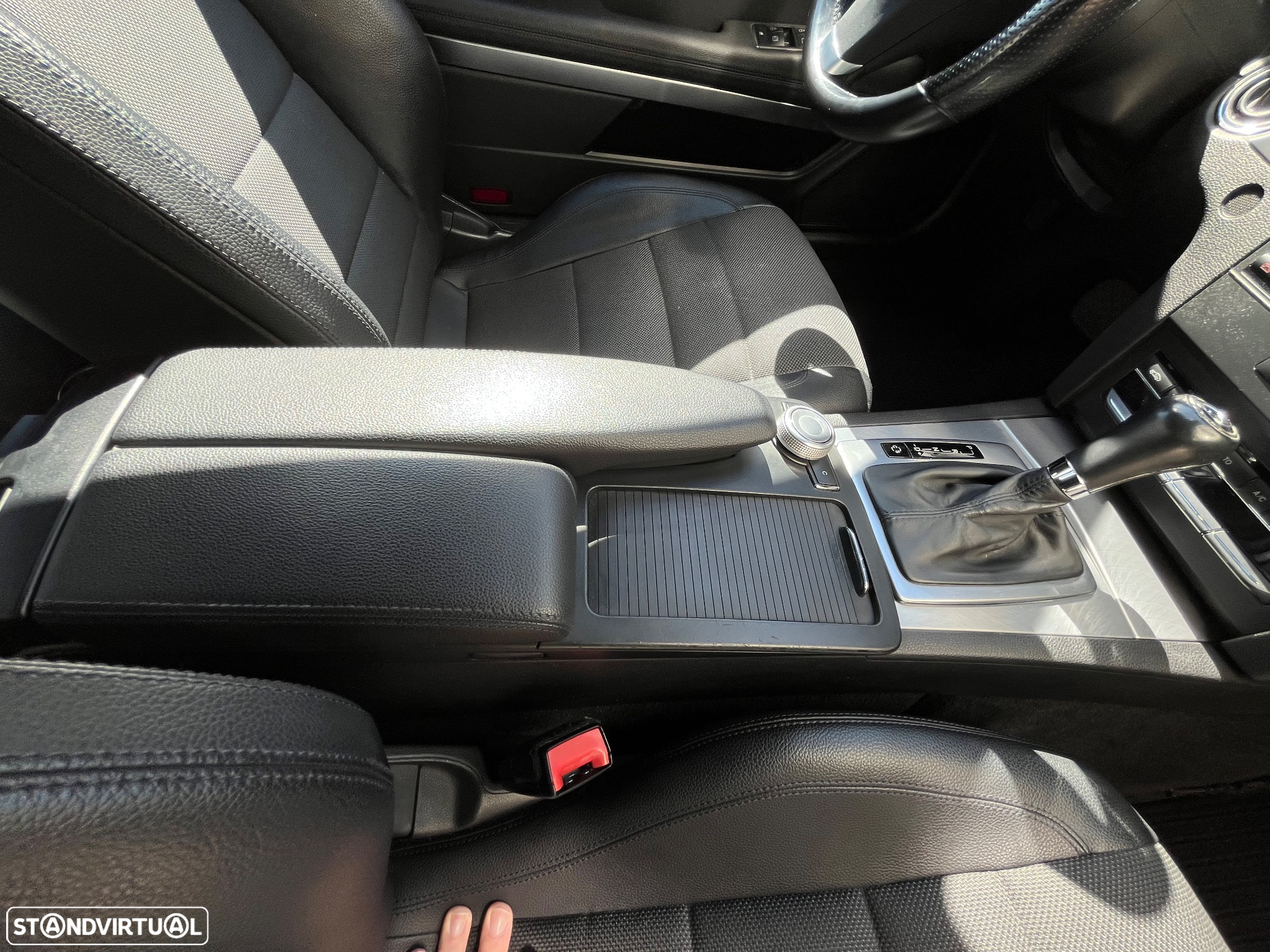 Mercedes-Benz E 250 CDi Elegance BlueEfficiency Auto - 28