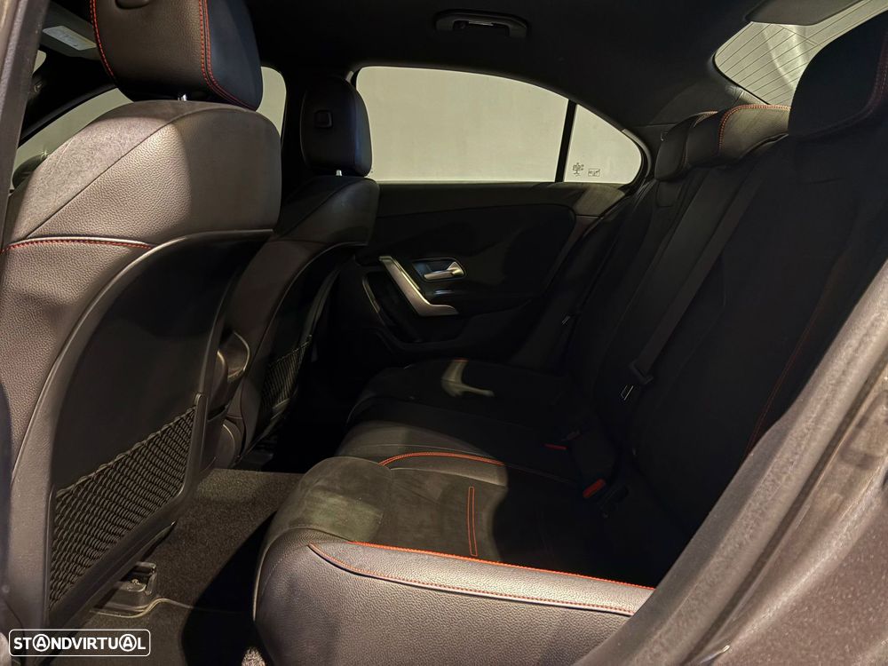 Mercedes-Benz A 250 Limousine e 8G-DCT AMG Line - 15
