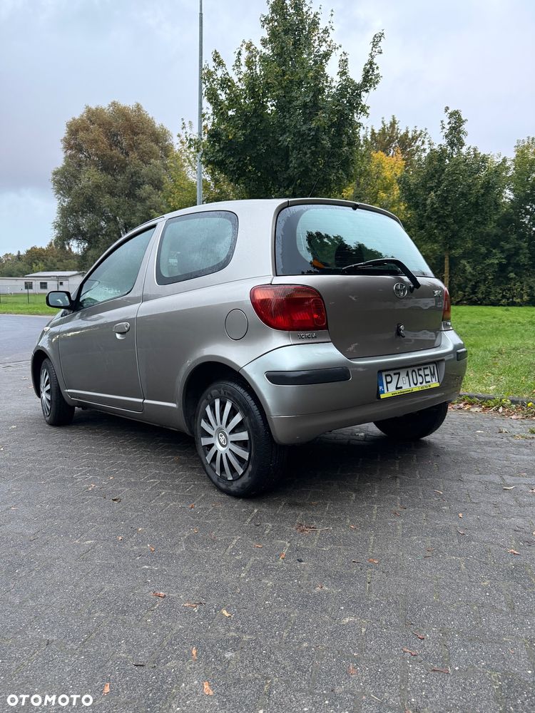 Toyota Yaris 2003 photo 3
