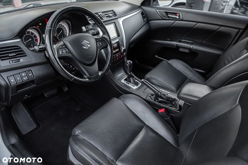 Suzuki Kizashi 2.4 4x4 CVT Sport - 15