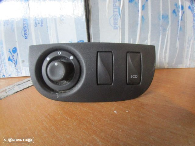 Interruptor 684937116R DACIA SANDERO II FASE 1 2013 1.5DCI 90CV 5P AZUL REGULADOR DE ESPELHOS / INTERRUPTOR ECO - 1