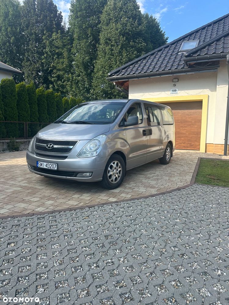 Hyundai H-1 Starex - 1