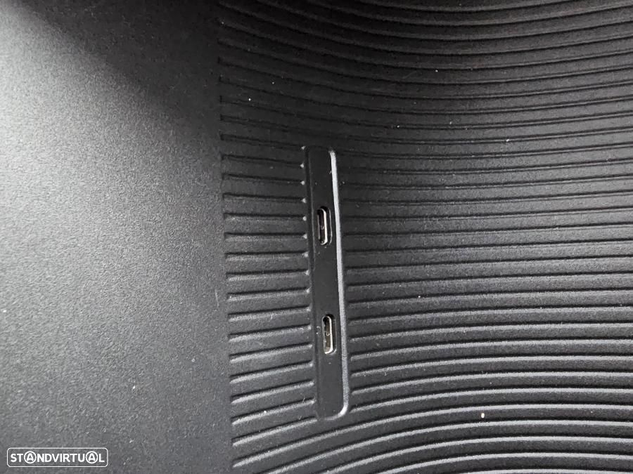 Volvo EX30 Single Motor Extended Range RWD Core - 42