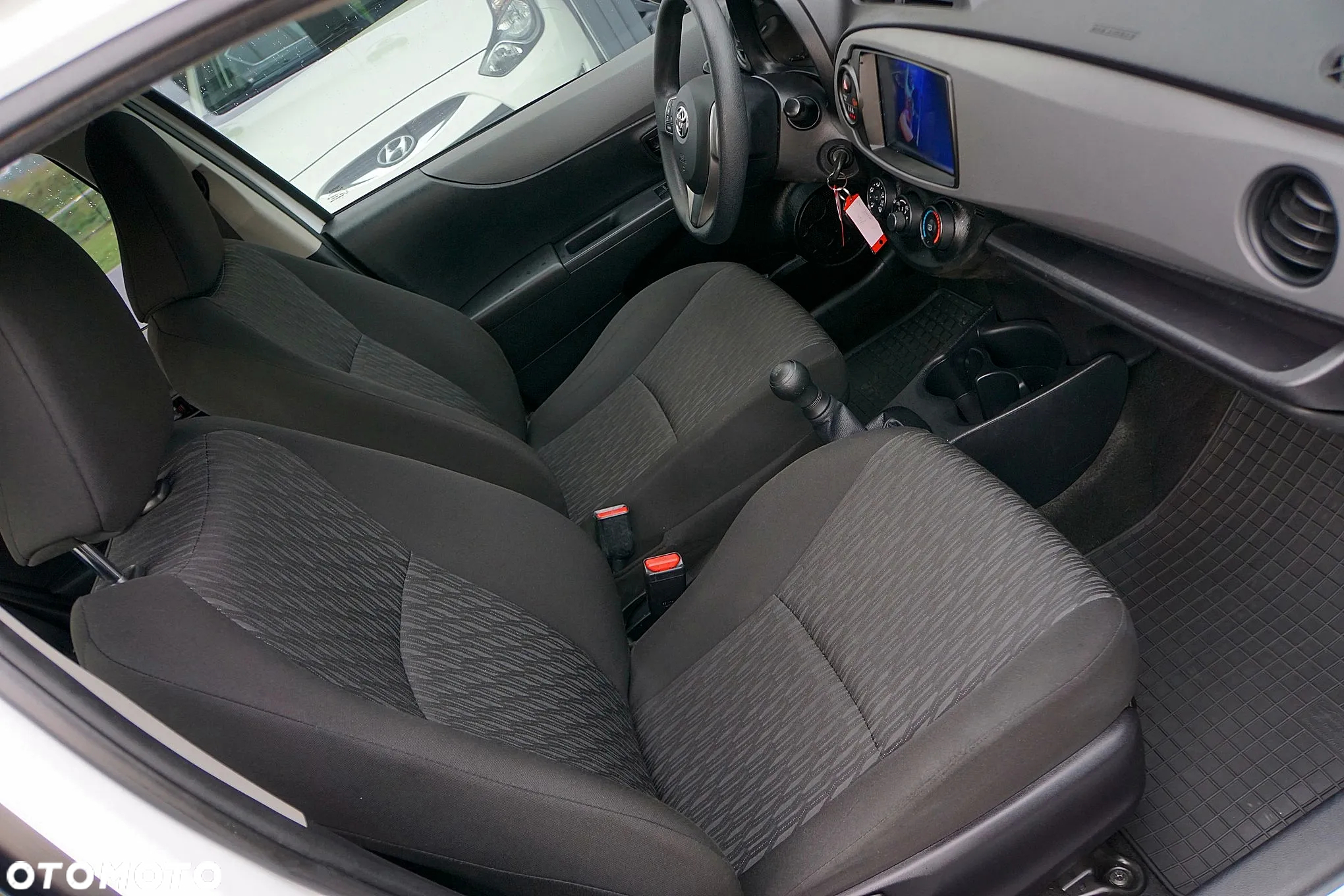 Toyota Yaris 1.0 VVT-i Cool - 27