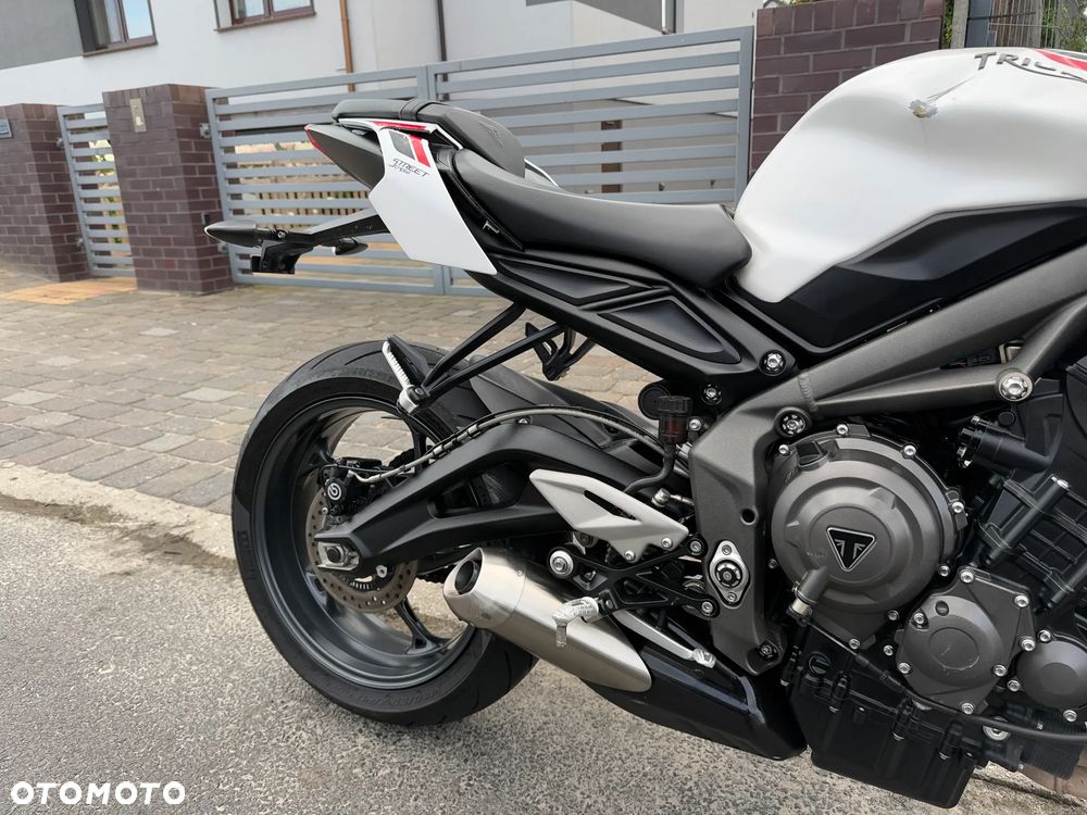 Triumph Street Triple - 30