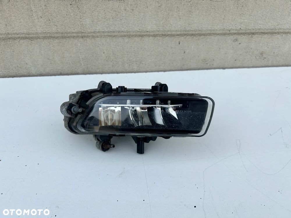VOLKSWAGEN VW PHAETON LIFT HALOGEN LED 3D0941700 PRAWY