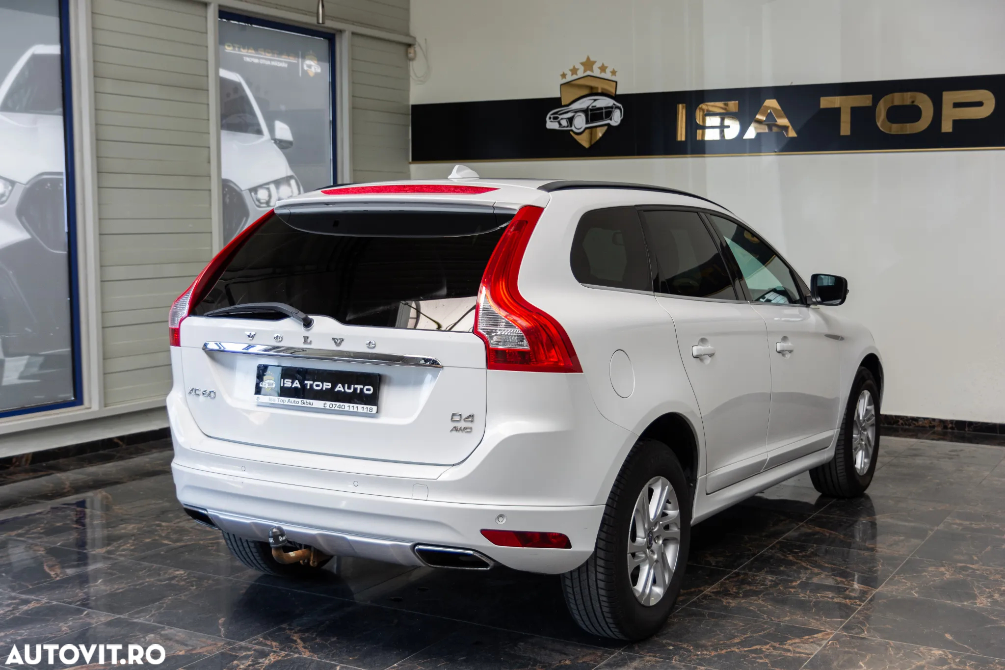 Volvo XC 60 D4 AWD Momentum - 4