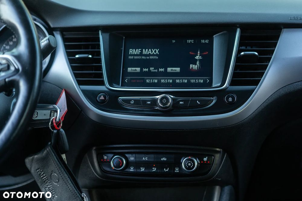 Opel Crossland X - 24
