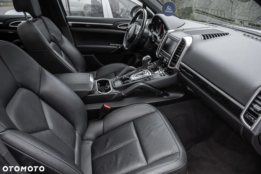 Porsche Cayenne Platinum Edition - 32