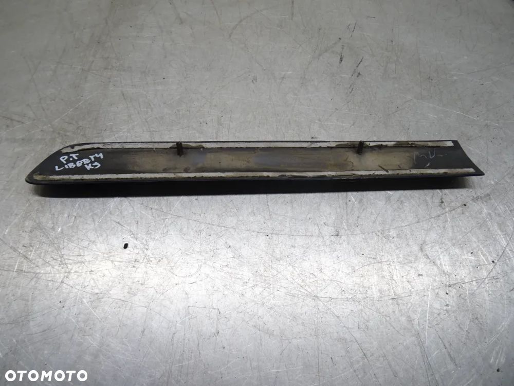 JEEP CHEROKEE KJ LIBERTY 01-05 3.7 LISTWA DRZWI PRAWY TYŁ - 4