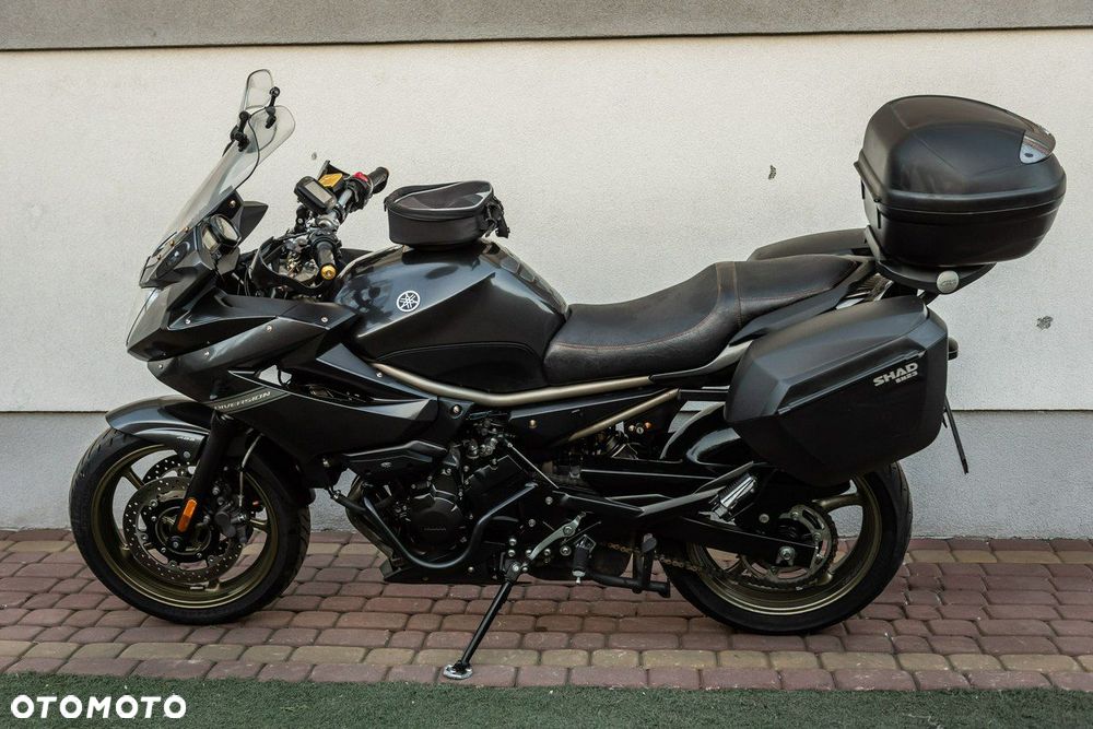 Yamaha XJ - 6
