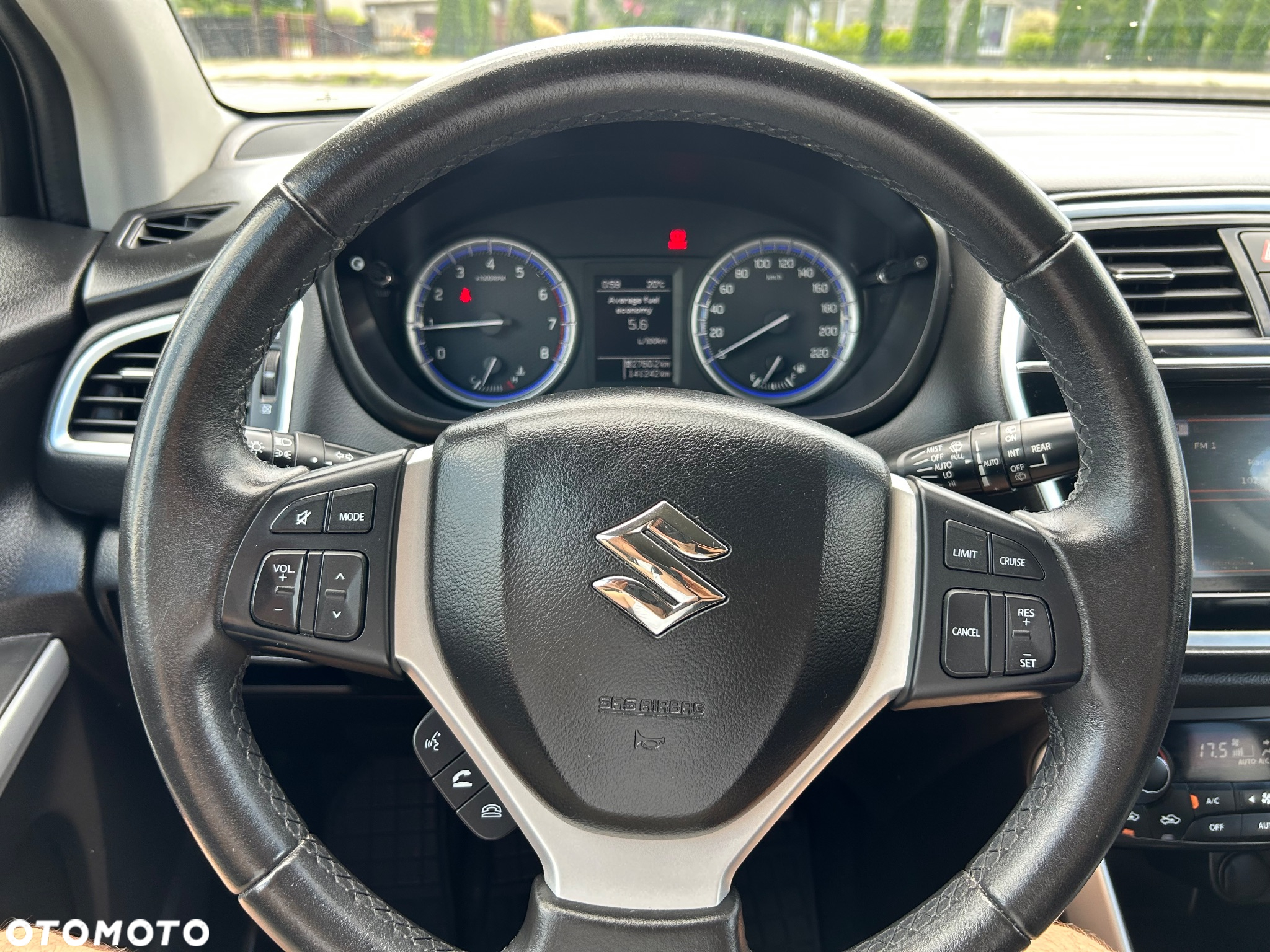 Suzuki SX4 S-Cross 1.4 T Premium - 23