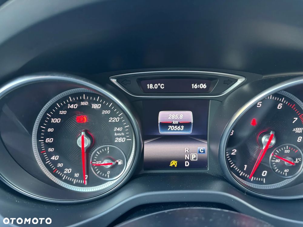 Mercedes-Benz GLA 200 7G-DCT AMG Line - 18