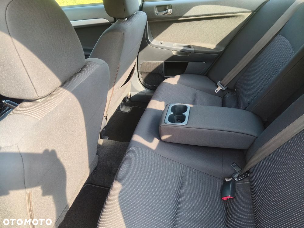 Mitsubishi Lancer - 19
