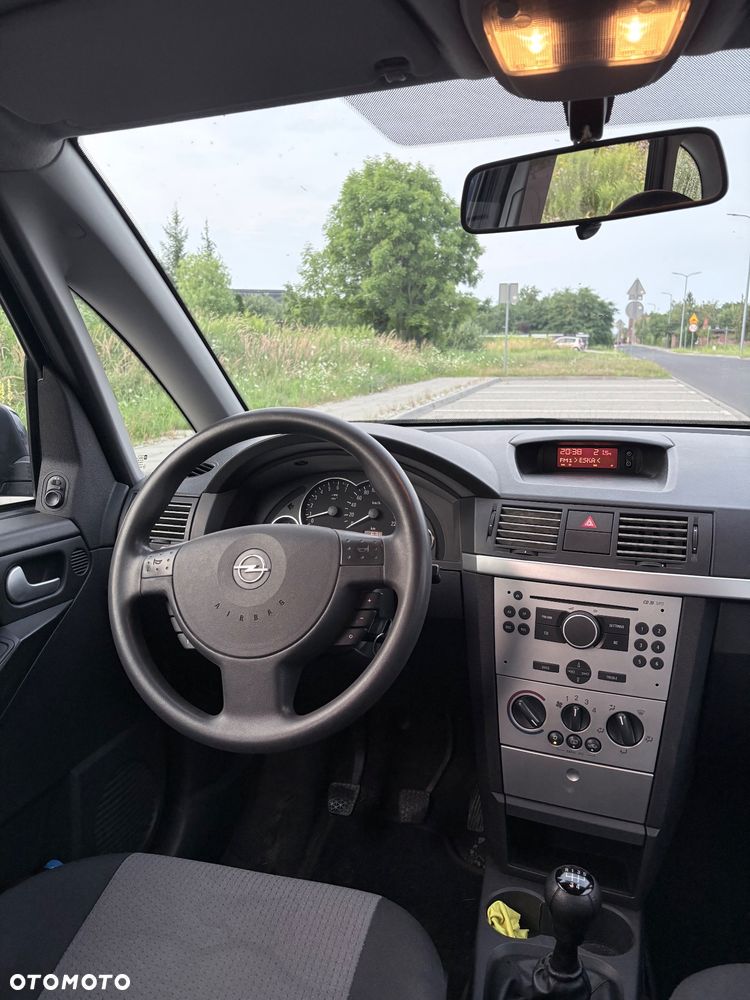 Opel Meriva 1.6 16V Essentia - 11