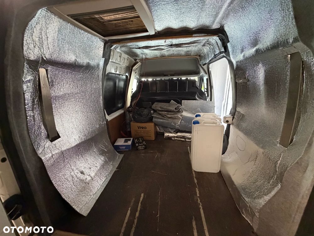 Ford Transit Connect - 12