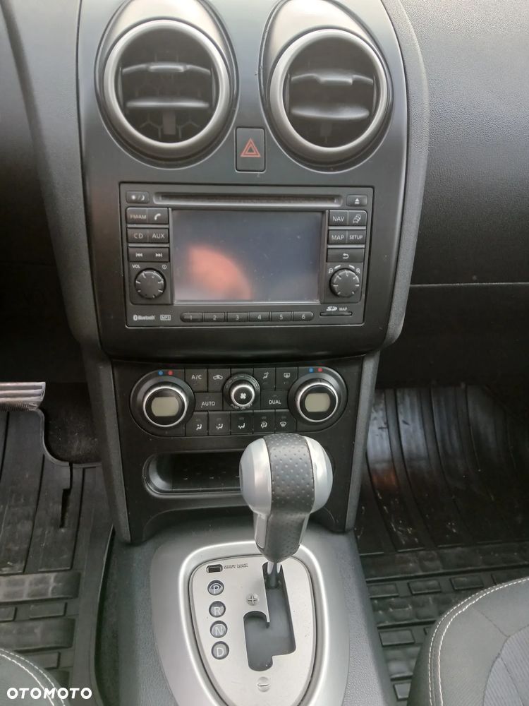 Nissan Qashqai 2.0 dCi 4 x 4 DPF tekna - 13