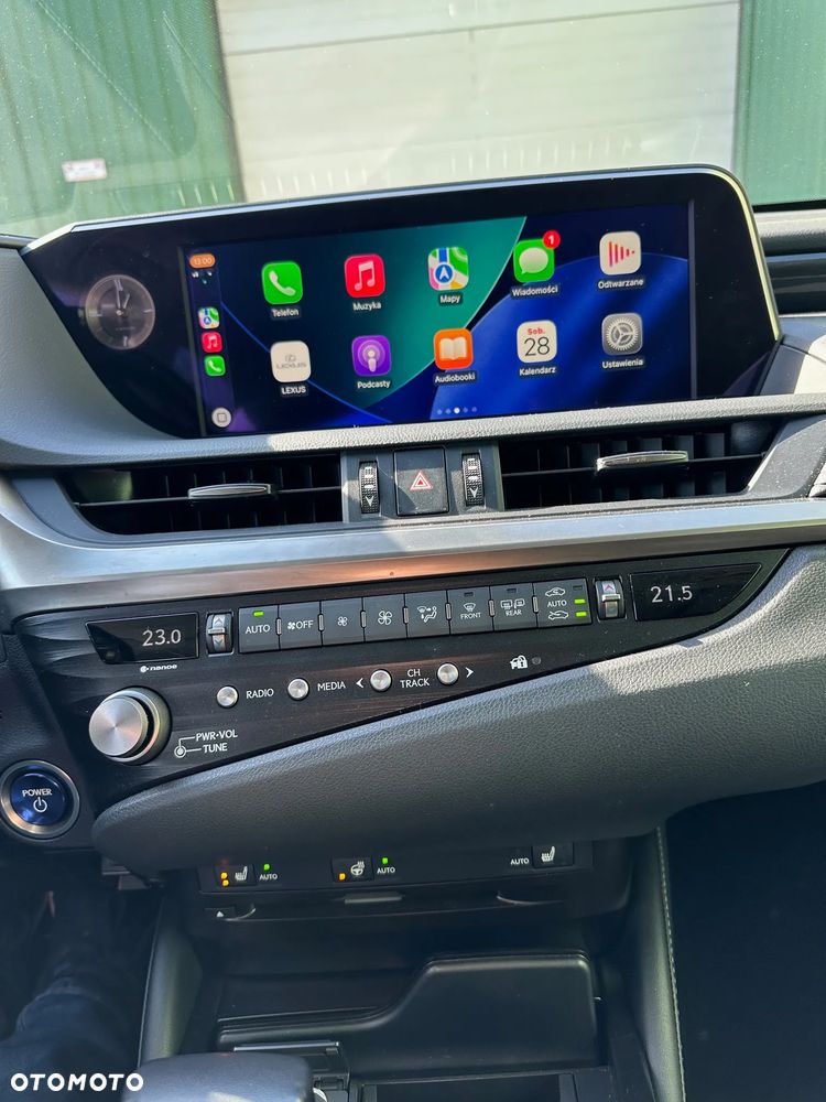 Lexus ES 300h Business Edition + - 37