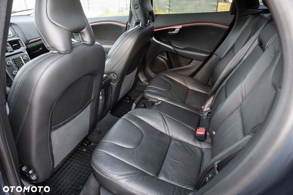 Volvo V40 D3 Geartronic Summum - 25