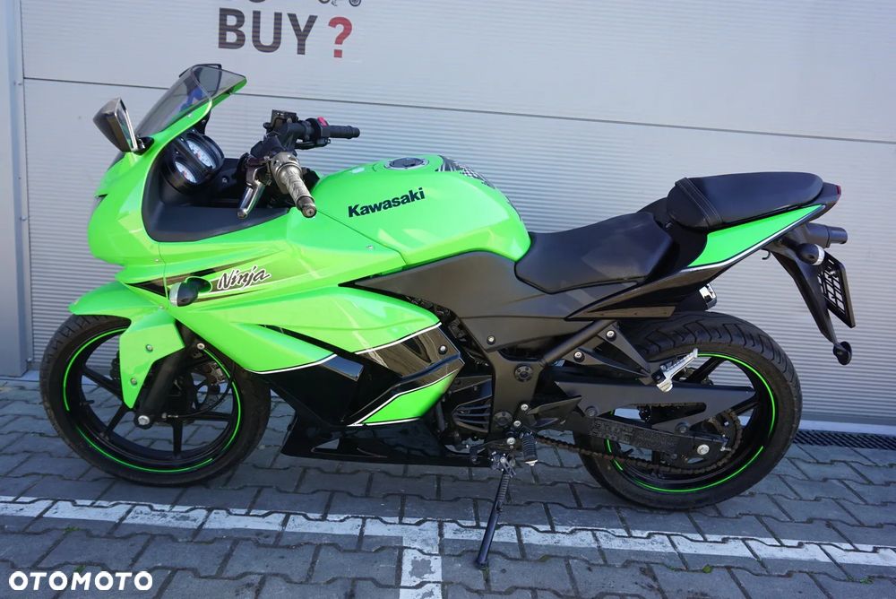 Kawasaki Ninja 250R - 13