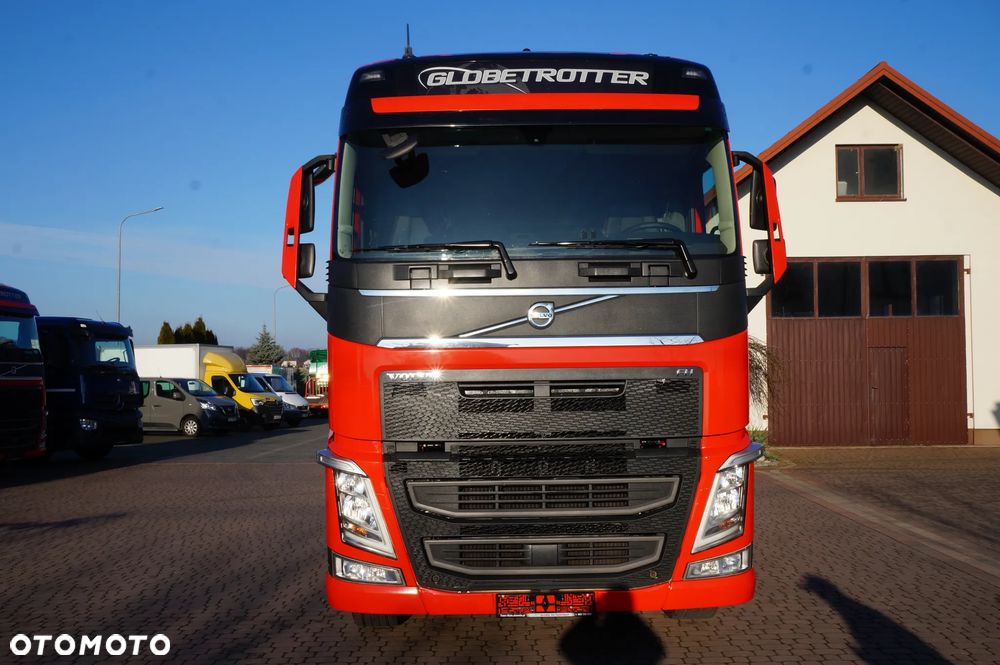 Volvo FH 4 EURO 6 GLOBETROTTER NISKI PRZEBIEG PEŁEN SERWIS - 3