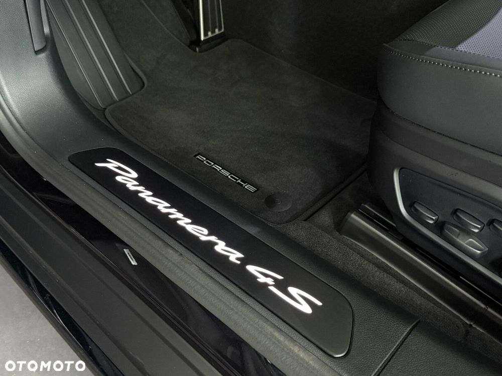Porsche Panamera - 20
