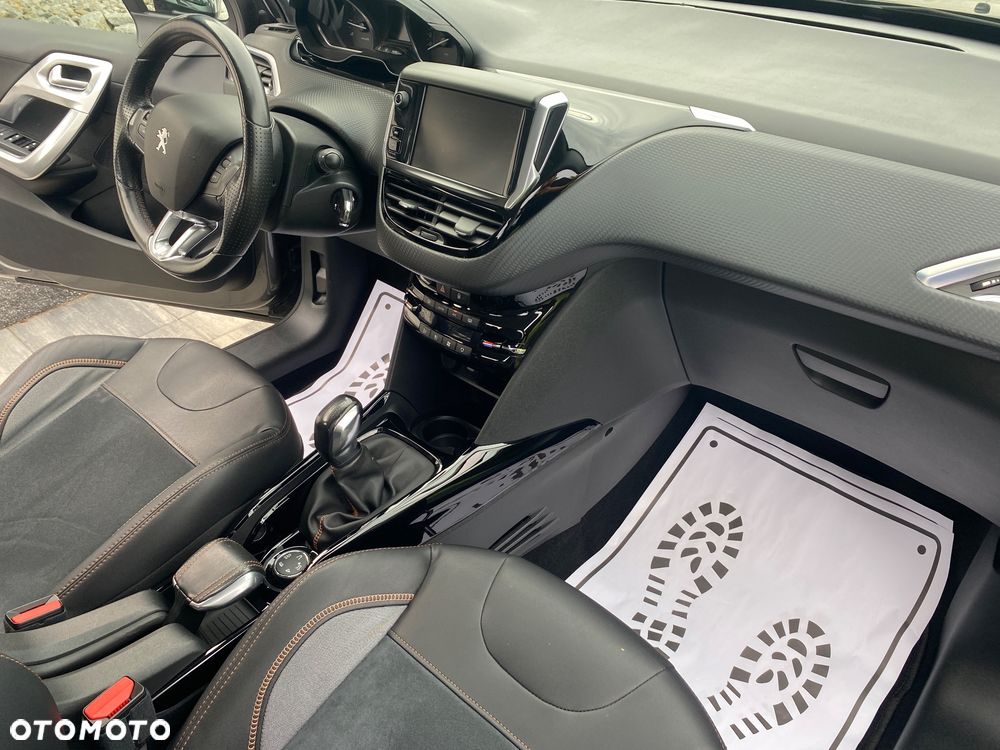Peugeot 2008 1.2 Pure Tech GPF Crossway S&S - 33