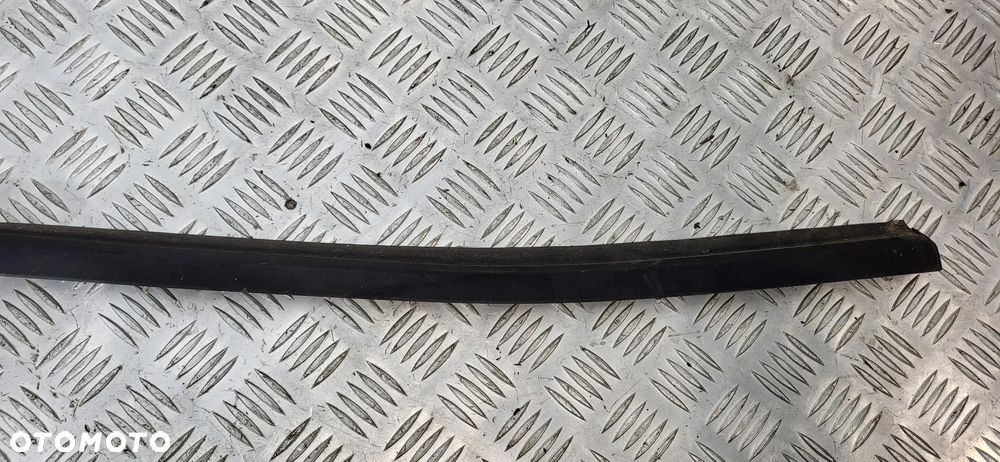 Nissan Terrano II Listwa Szyby Prawy Tył 3D - 8
