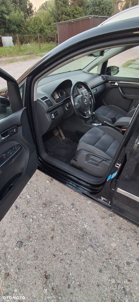 Volkswagen Touran - 19