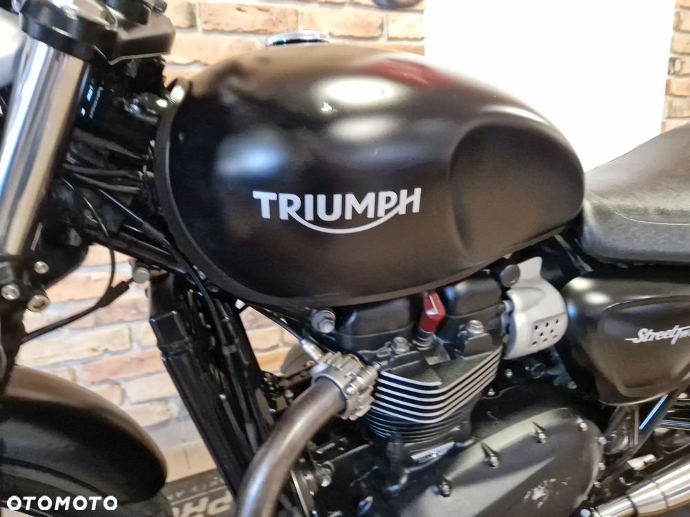 Triumph Street Twin - 19