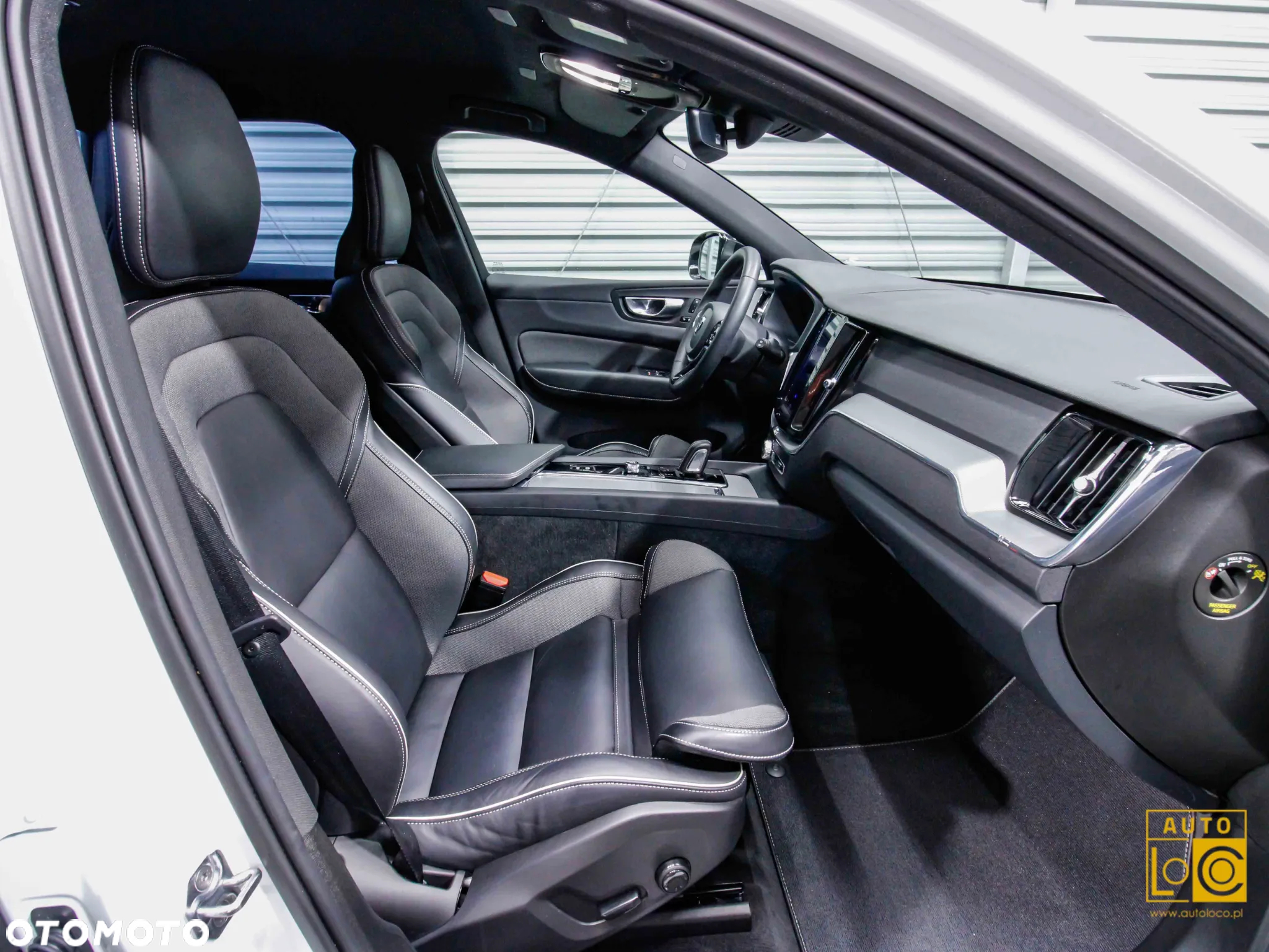 Volvo XC 60 T4 R-Design - 10