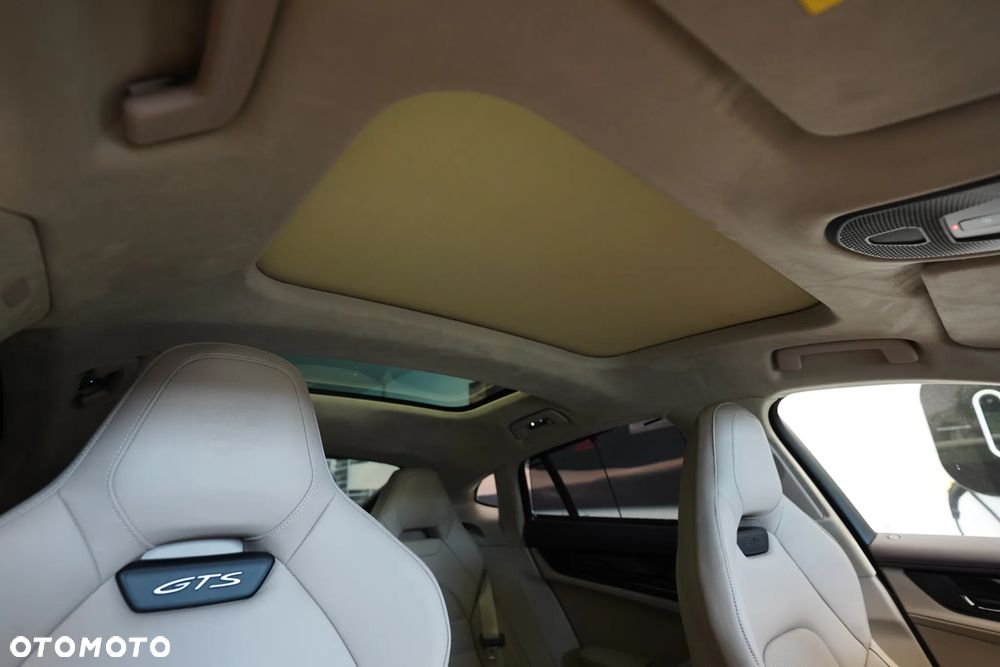 Porsche Panamera - 31