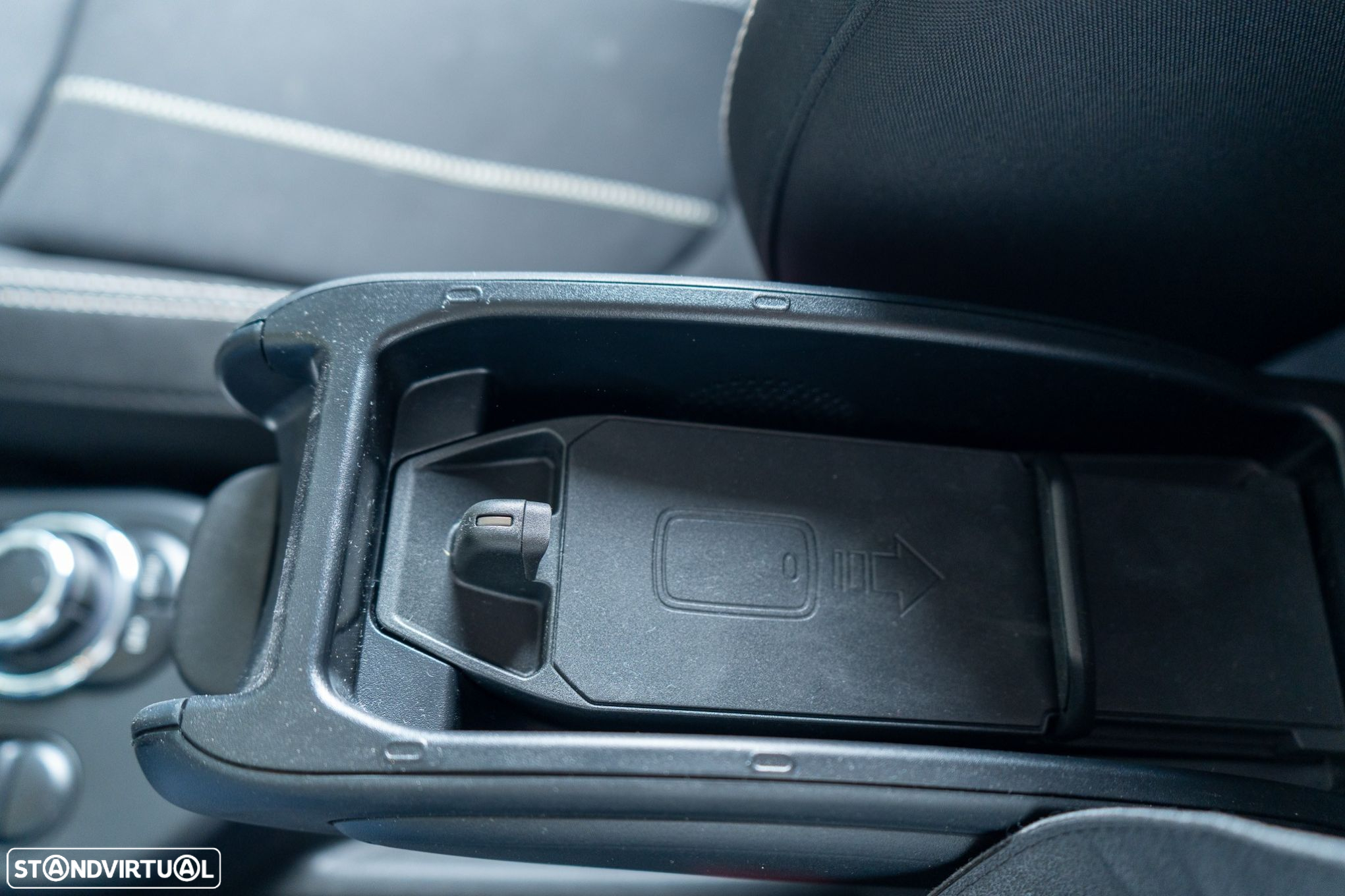 MINI 3 Portas Cooper SE Premium Essential - 29