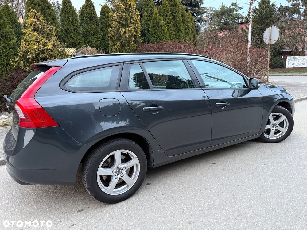 Volvo V60 D2 Momentum - 18