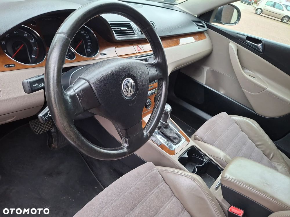 Volkswagen Passat - 12