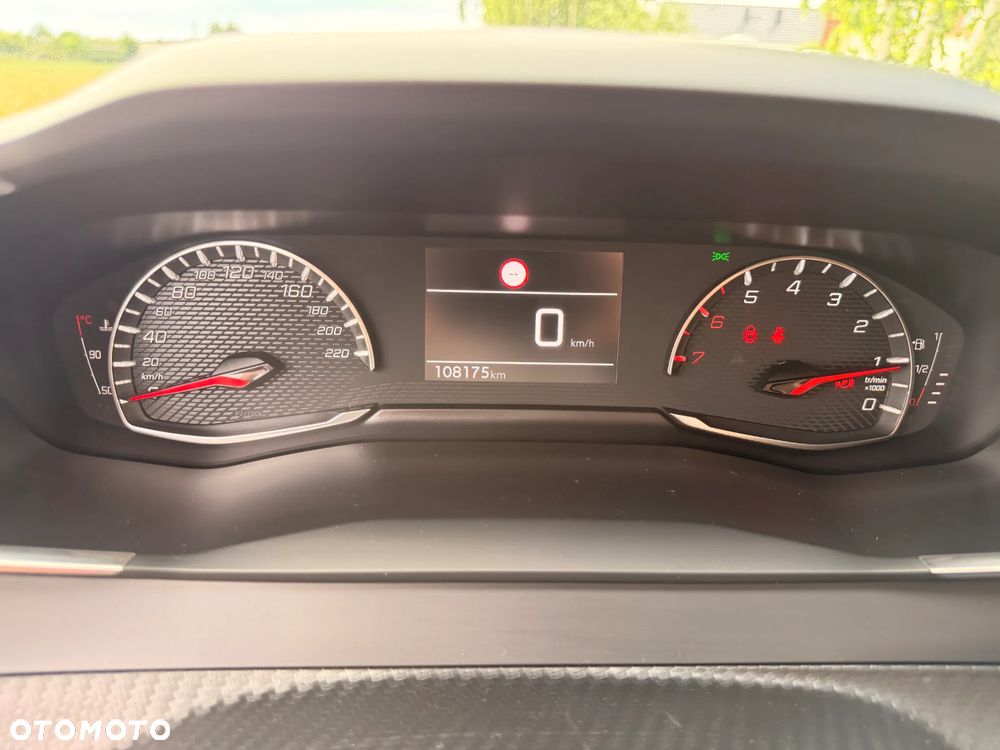 Peugeot 2008 1.2T Style S&S - 21