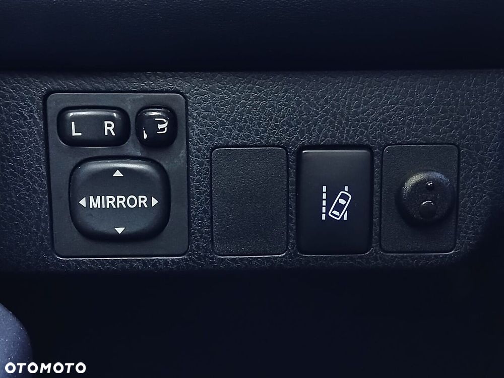 Toyota RAV4 Hybrid Premium 4x2 - 32