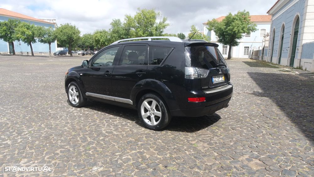 Mitsubishi Outlander 2.0 DI-D Intense 4WD - 3