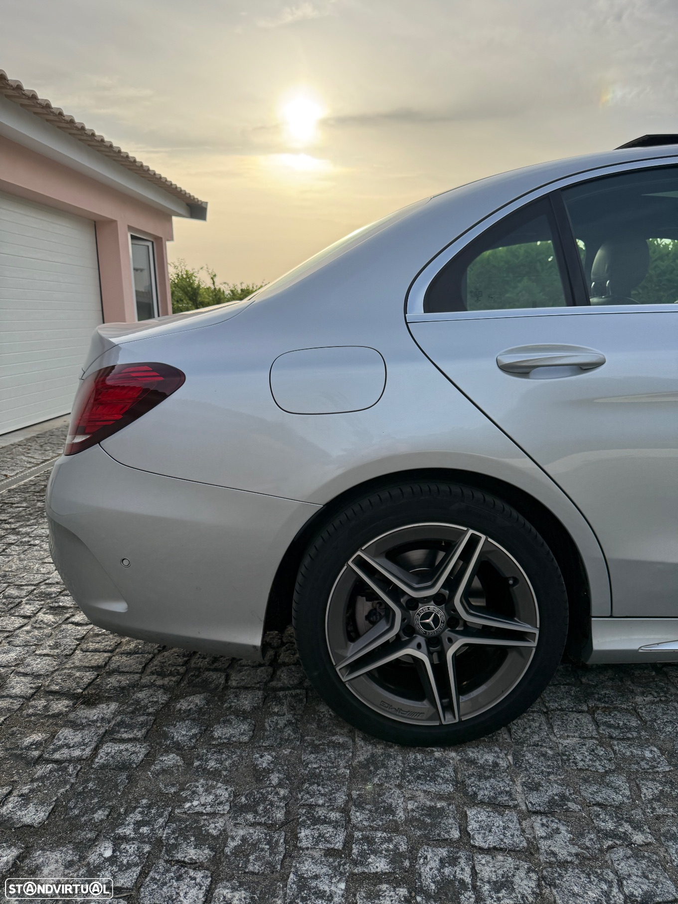 Mercedes-Benz C 220 d AMG Line - 4